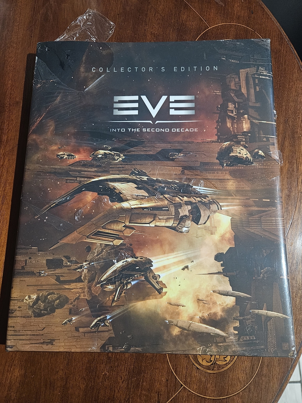 Eve Collector's Edition Art Book - Black and Gold Cover